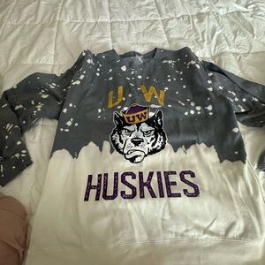 Gray and White UW Huskies Sweatshirt